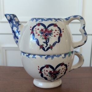 Nantucket Teapot And Cup Stackable Ceramic Floral Heart Teapot and Cup Set